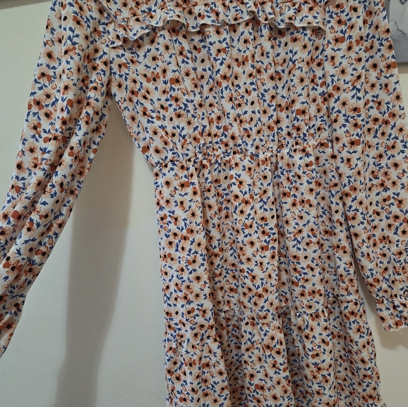 Chic style dress , Size S used like new - Picture 7 of 10